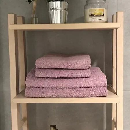 Soukromý S Kuchyní A Koupelnou V řadovce