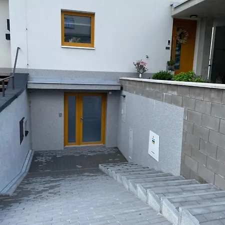 Soukromy S Kuchyni A Koupelnou V Radovce *