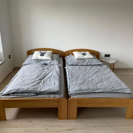Soukromý S Kuchyní A Koupelnou V řadovce Habitación en casa particular