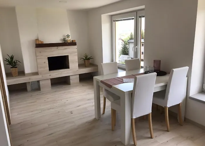 Quarto em Acomodações Particulares Soukromý S Kuchyní A Koupelnou V řadovce *